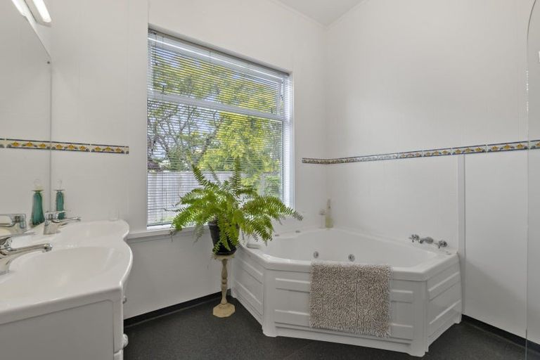 Photo of property in 45 Brecon Road, Stratford, 4332