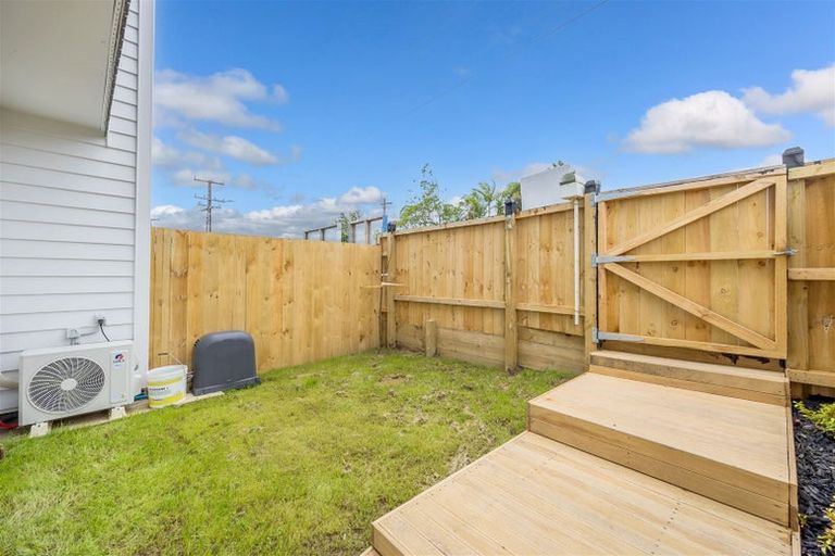 Photo of property in 49b Golf Road, New Lynn, Auckland, 0600