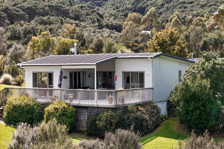 Photo of property in 15 Tikitiki Lane, Russell, 0272