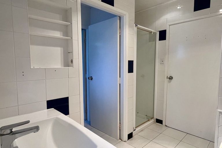 Photo of property in 7b Nielsen Place, Massey, Auckland, 0614