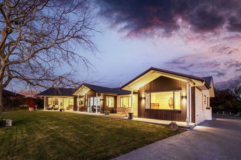 Photo of property in 11 Apatu Place, Waipukurau, 4200