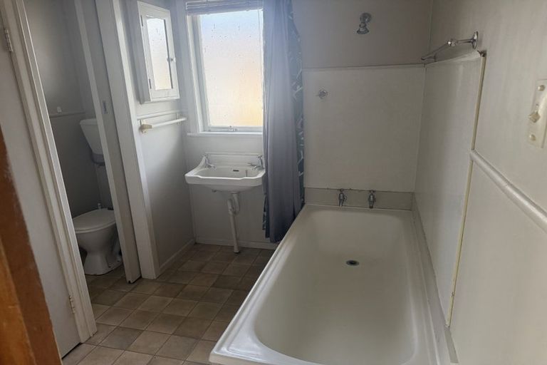 Photo of property in 1143 Heaphy Terrace, Fairfield, Hamilton, 3214