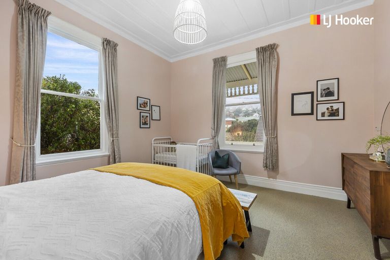 Photo of property in 10 Glen Road, Mornington, Dunedin, 9011