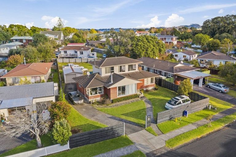 Photo of property in 86 Muir Avenue, Mangere Bridge, Auckland, 2022