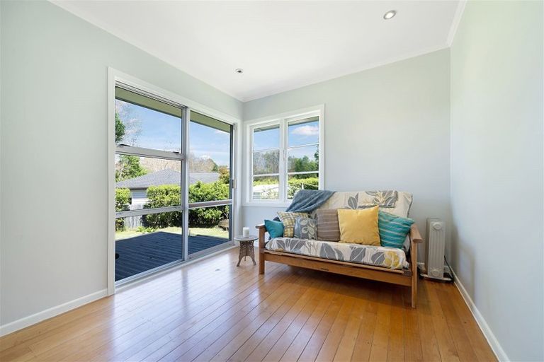 Photo of property in 93 Smythe Road, Henderson, Auckland, 0612