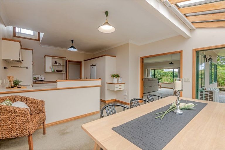 Photo of property in 6 Wanganui Road, Marton, 4710