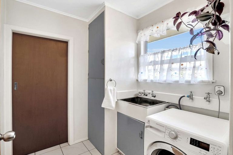 Photo of property in 53 Hartley Terrace, Massey, Auckland, 0614