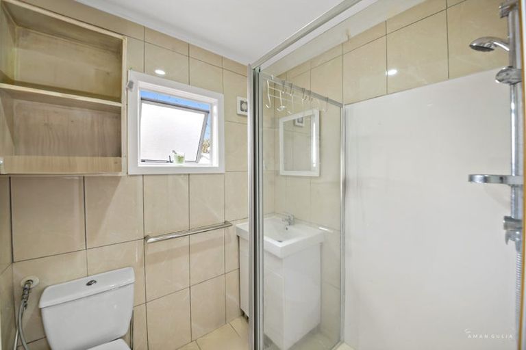 Photo of property in 13 Bodi Place, Te Atatu South, Auckland, 0610