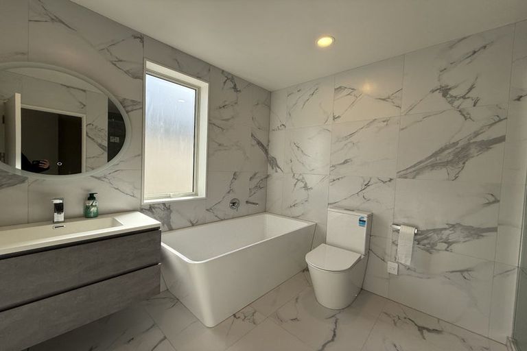 Photo of property in 17 Sunnyheights Road, Orewa, 0931