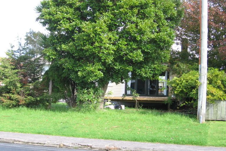 Photo of property in 710 Te Atatu Road, Te Atatu Peninsula, Auckland, 0610