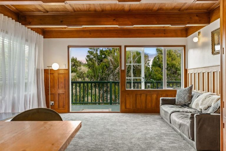 Photo of property in 236 Godley Road, Titirangi, Auckland, 0604