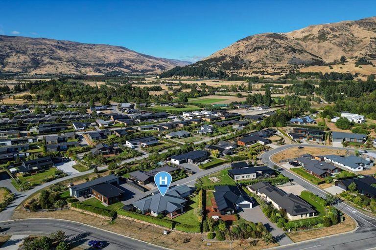 Photo of property in 5 Nancy Lane, Wanaka, 9305