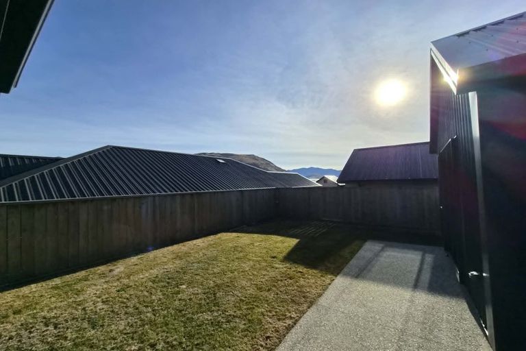 Photo of property in 20 Cheviot Street, Jacks Point, 9371