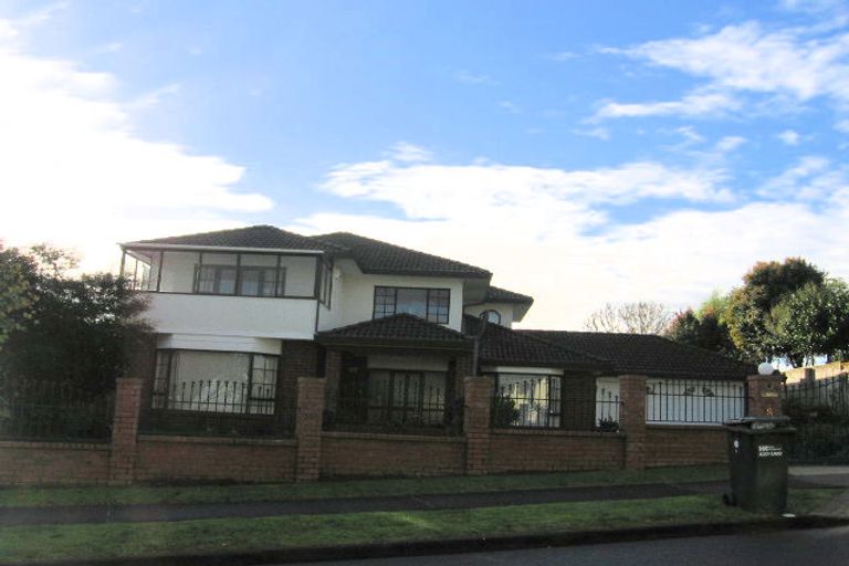 Photo of property in 8 Capistrano Mews, Goodwood Heights, Auckland, 2105