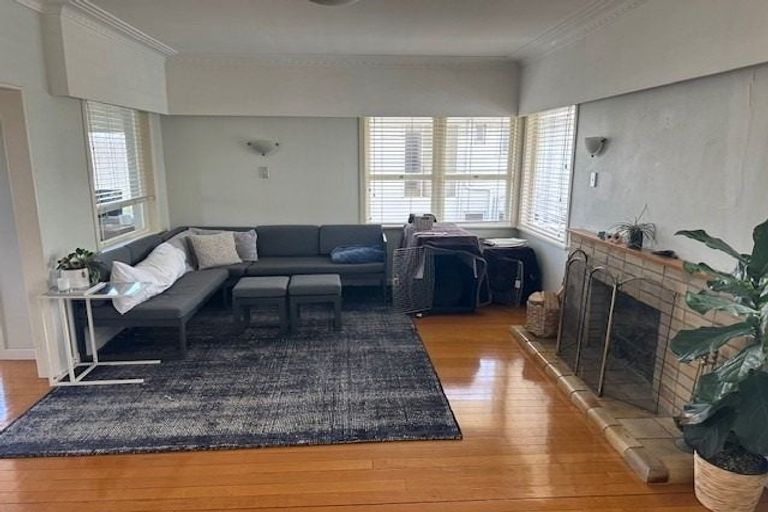 Photo of property in 84 Aberdeen Road, Campbells Bay, Auckland, 0620