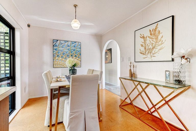 Photo of property in 18 Wisteria Way, Mairangi Bay, Auckland, 0630