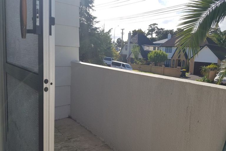 Photo of property in 2/276 East Coast Road, Milford, Auckland, 0620