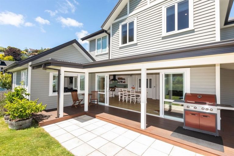 Photo of property in 141 Centaurus Road, Saint Martins, Christchurch, 8022