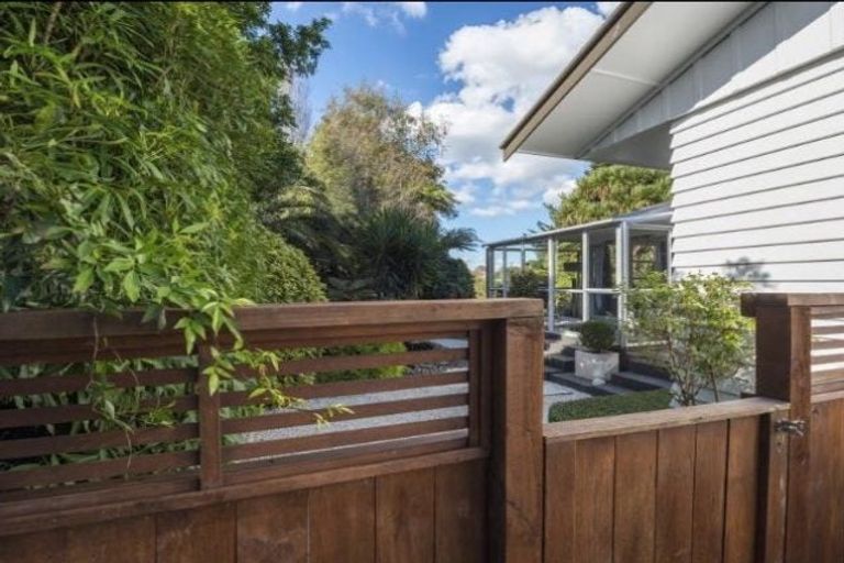 Photo of property in 13 Parkdale Place, Glenview, Hamilton, 3206