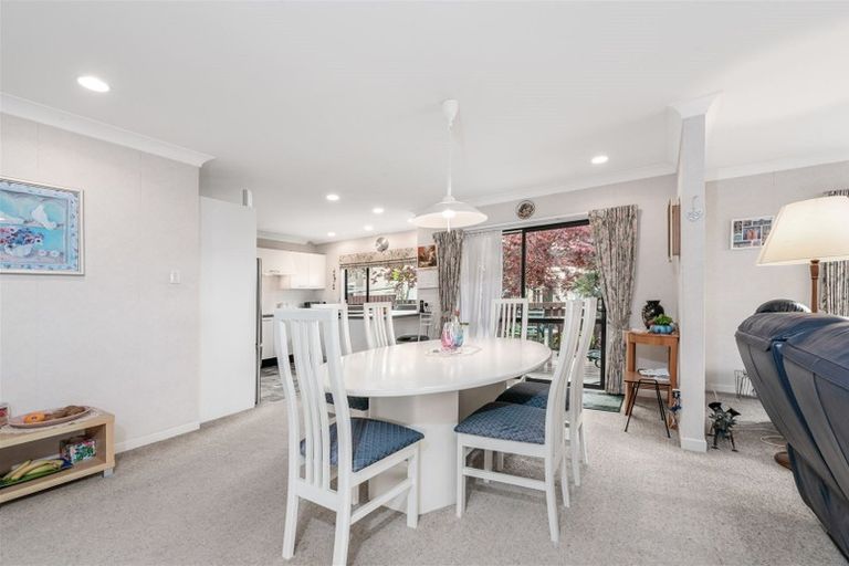 Photo of property in 59 Rhinevale Close, Henderson, Auckland, 0612
