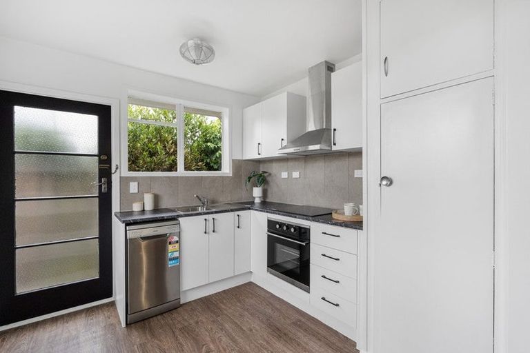 Photo of property in 4/25 Edgeware Road, St Albans, Christchurch, 8014