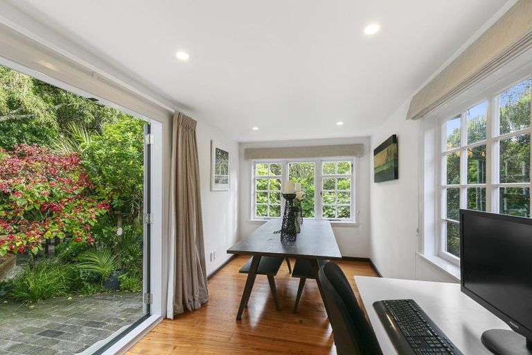 Photo of property in 19 Torwood Road, Khandallah, Wellington, 6035