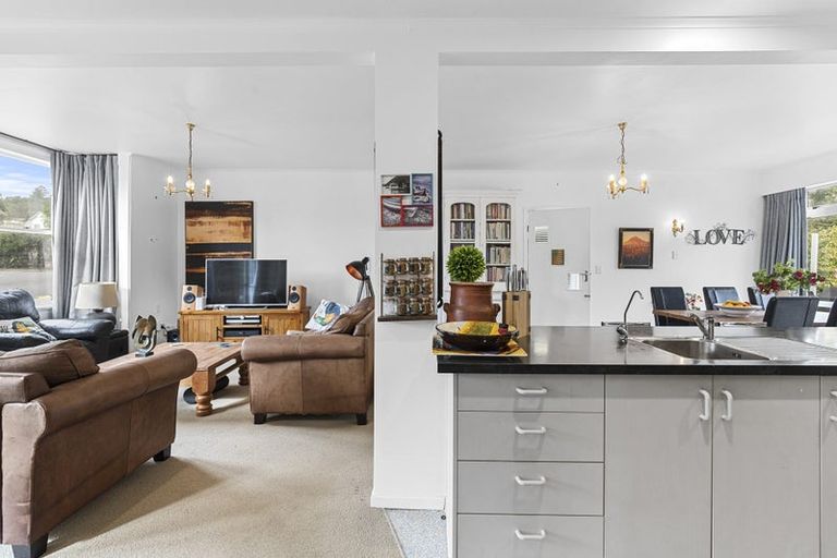 Photo of property in 28 Carrington Street, New Plymouth, 4310