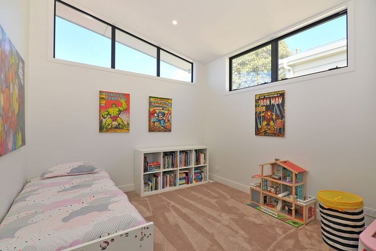 Photo of property in 12 Helen Street, Brooklyn, Wellington, 6021