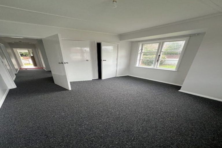 Photo of property in 5 Waldie Grove, Avalon, Lower Hutt, 5011
