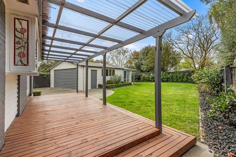 Photo of property in 16 Gregan Crescent, Burnside, Christchurch, 8053