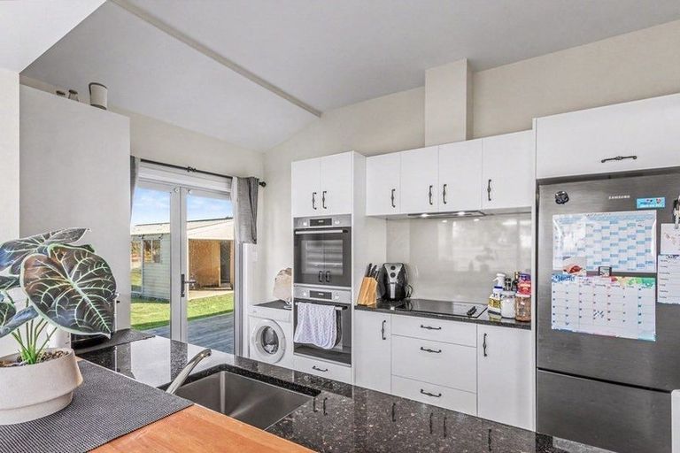 Photo of property in 219 Puriri Street, Castlecliff, Whanganui, 4501