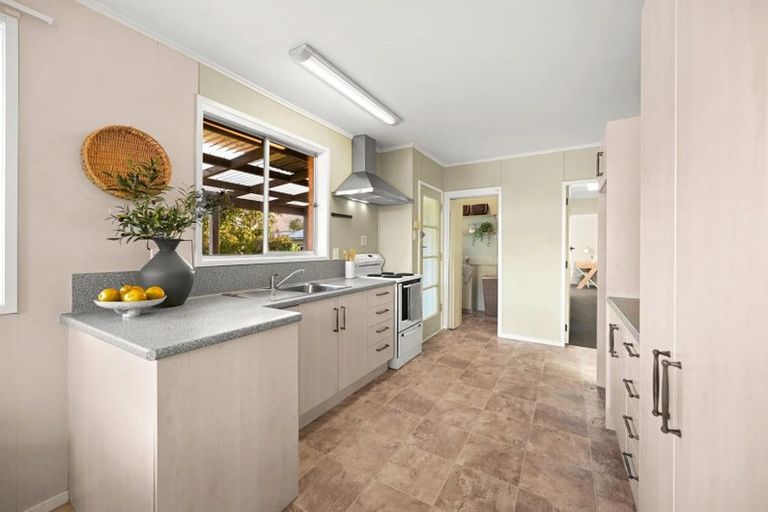 Photo of property in 102 Browning Street, Leamington, Cambridge, 3432
