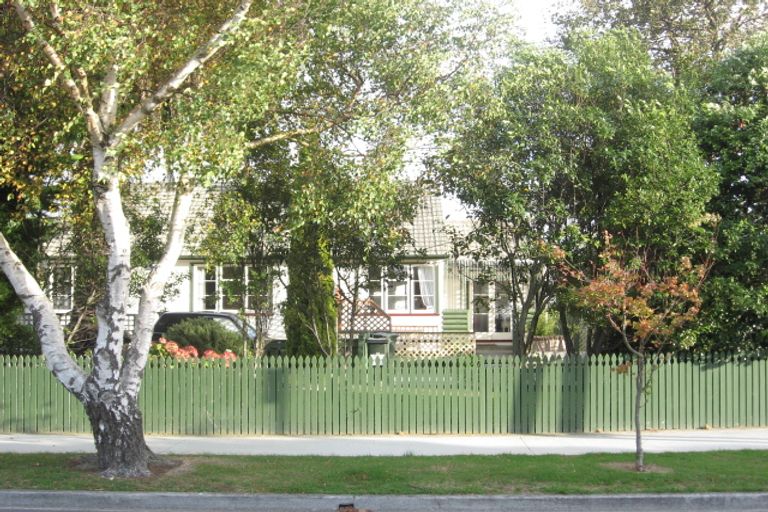 Photo of property in 2/56 Dyer Street, Epuni, Lower Hutt, 5011
