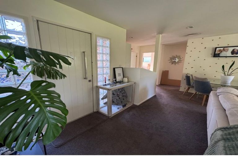 Photo of property in 2/35 Manuka Road, Bayview, Auckland, 0629