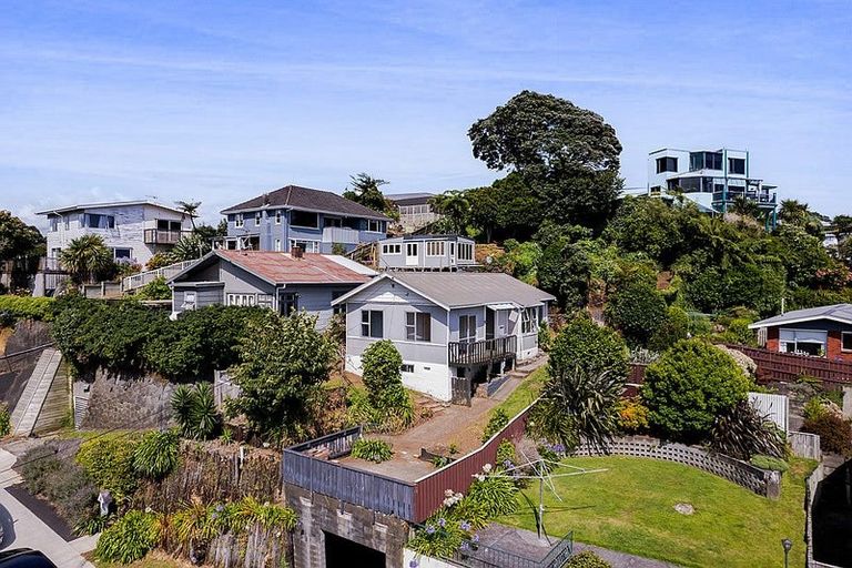 Photo of property in 54 Pioneer Road, Moturoa, New Plymouth, 4310