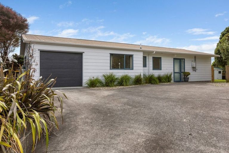 Photo of property in 10 Meade Place, Bell Block, New Plymouth, 4312