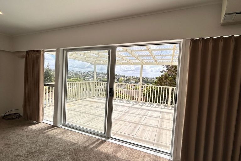 Photo of property in 21 Shanaway Rise, Hillcrest, Auckland, 0627