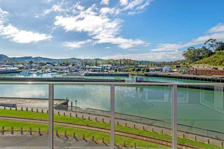 Photo of property in Marina View Apartments, 305/4 Reads Quay, Gisborne, 4010