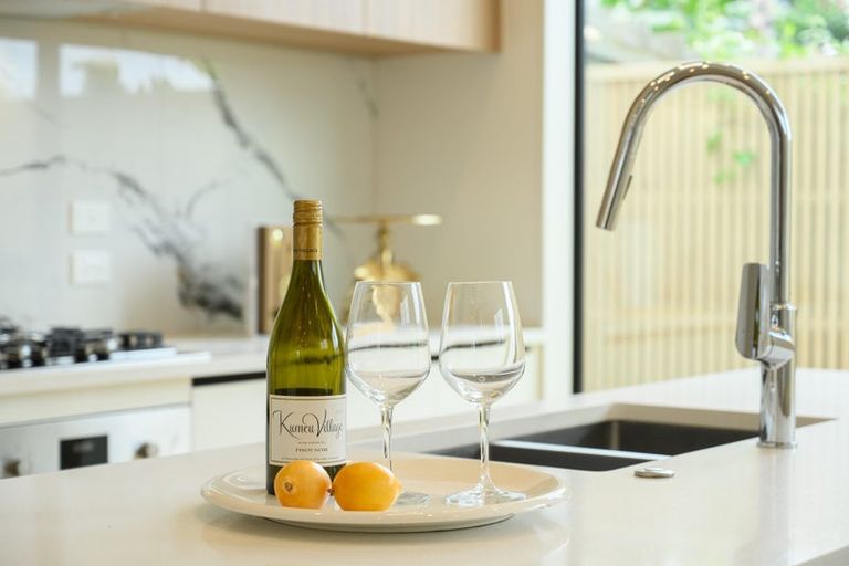 Photo of property in 11a/1 Falstone Lane, Browns Bay, Auckland, 0630