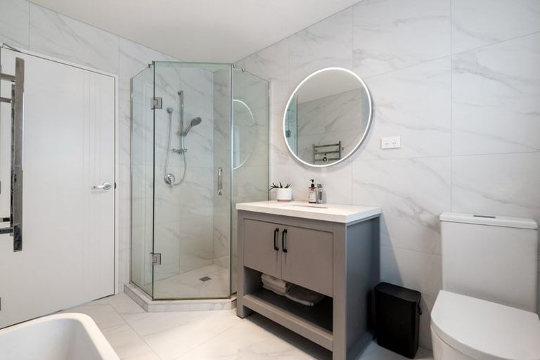 Photo of property in 9c Totara Grove, Hillcrest, Auckland, 0627