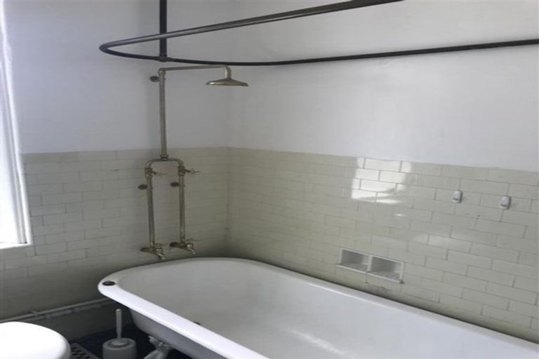 Photo of property in Blythswood Flats, 28/3f Aro Street, Aro Valley, Wellington, 6021