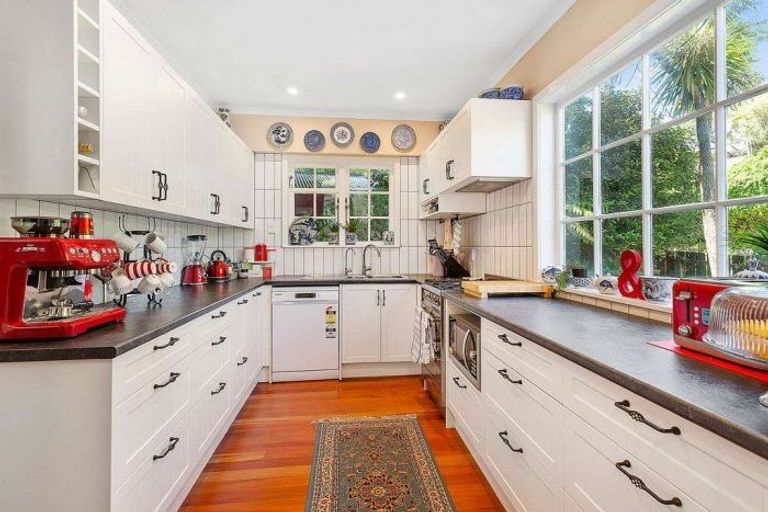 Photo of property in 60 Simla Crescent, Khandallah, Wellington, 6035