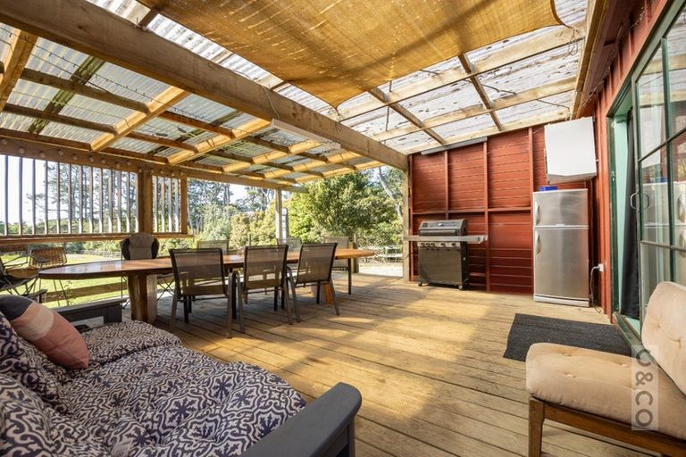 Photo of property in 35a Fork Road, Kumeu, 0891