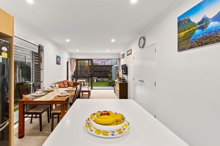 Photo of property in 12 Shelduck Way, Hobsonville, Auckland, 0616