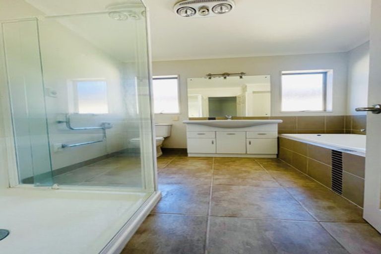 Photo of property in 3 Dione Place, Flat Bush, Auckland, 2016