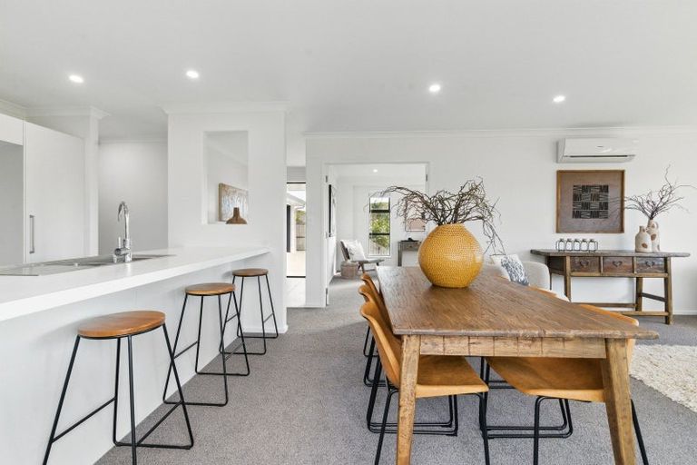 Photo of property in 35 Ballintoy Park Drive, Welcome Bay, Tauranga, 3175