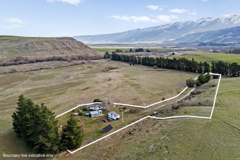 Photo of property in 2182 Tarras-cromwell Road, Tarras, Cromwell, 9383