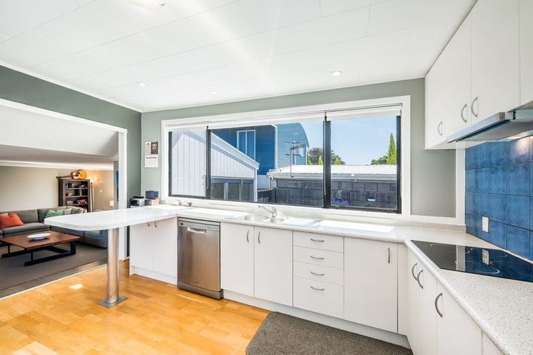Photo of property in 83 Martin Road, Paraparaumu Beach, Paraparaumu, 5032