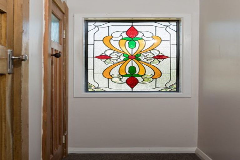 Photo of property in 28 Church Street, Waipawa, 4210