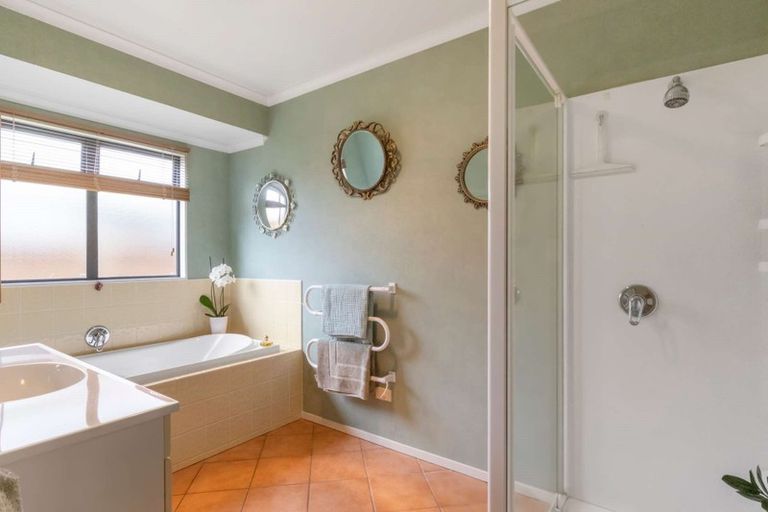Photo of property in 13 Chesterfield Place, Rototuna, Hamilton, 3210